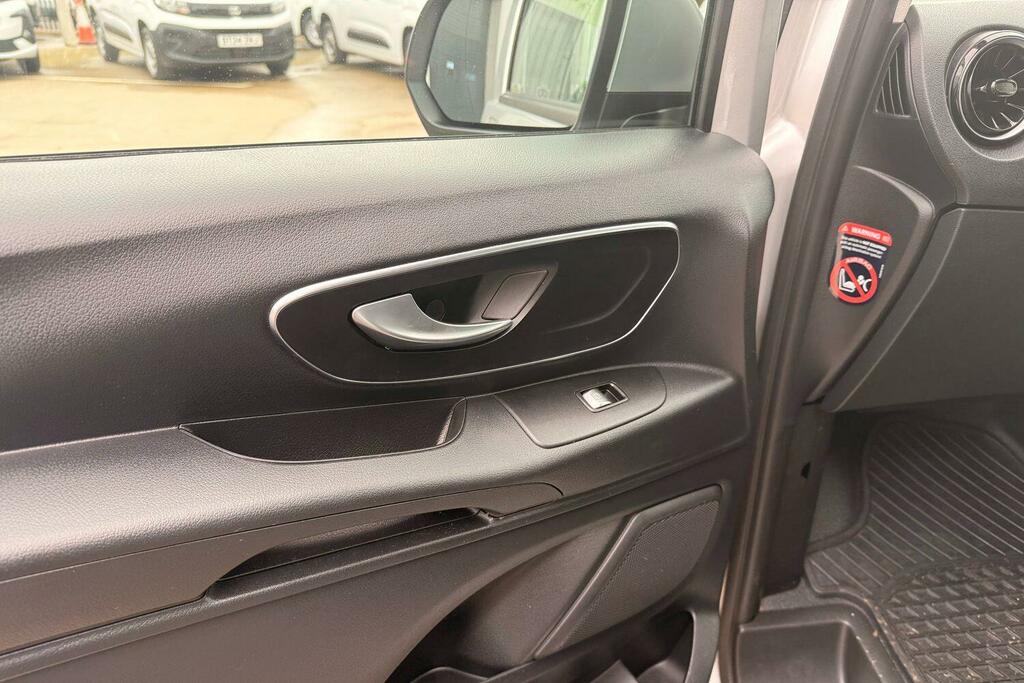 Mercedes-Benz Vito 114 Cdi Progressive Panel White #27