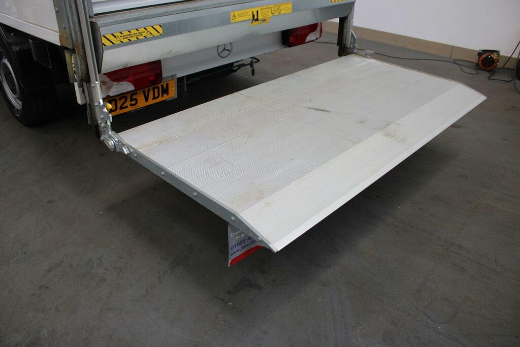 Mercedes-Benz Sprinter 315 Luton Box L3 Progressive Rwd White #2