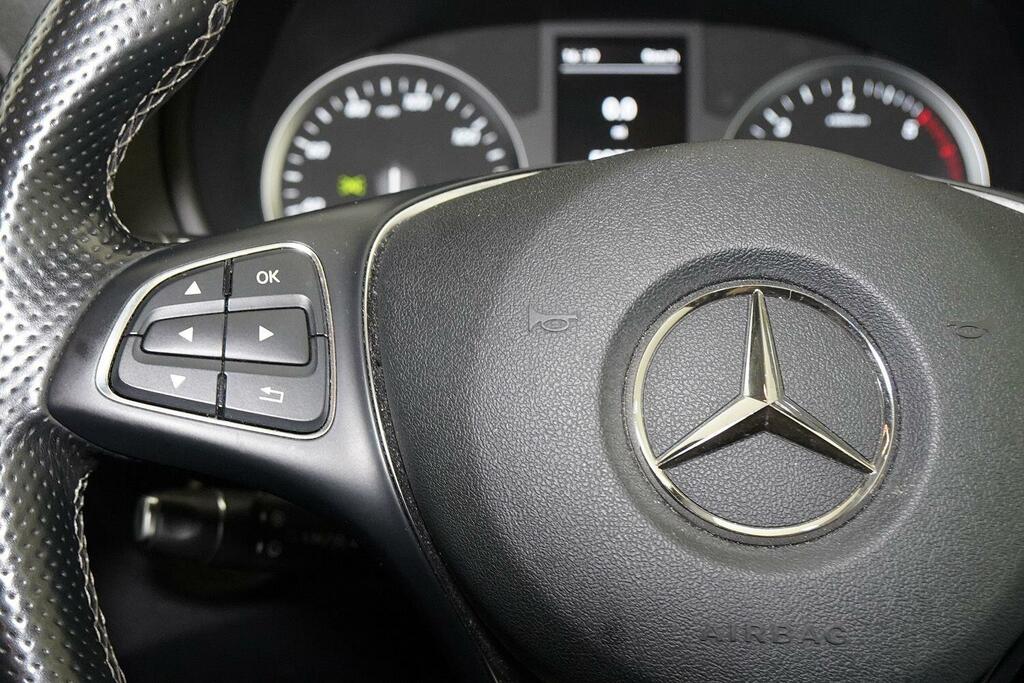 Mercedes-Benz Vito 2.1L Null Red #17