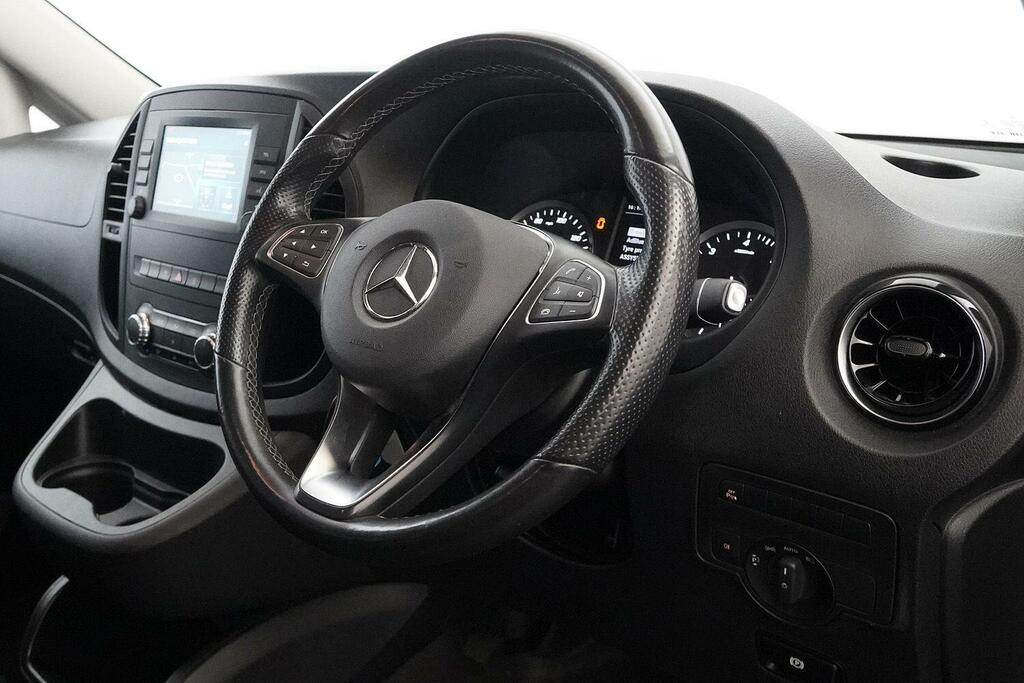 Mercedes-Benz Vito 2.1L Null Red #22