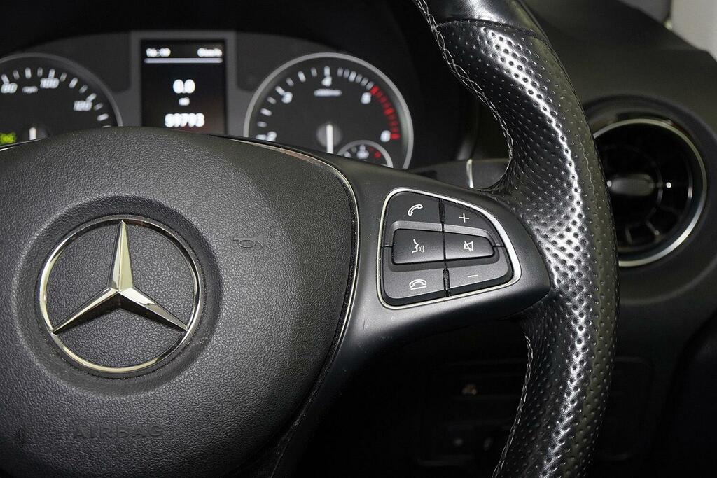 Mercedes-Benz Vito 2.1L Null Red #18