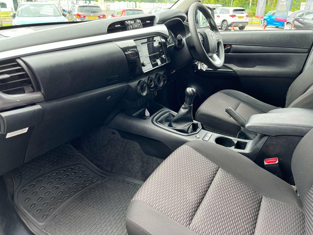 Toyota HILUX Active Grey #11