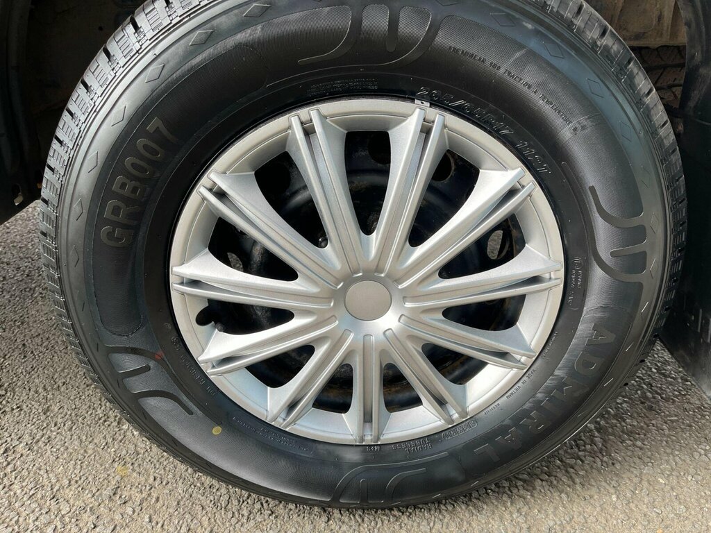 Toyota HILUX Active Grey #7