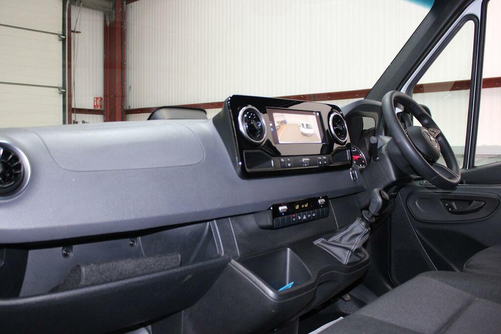 Mercedes-Benz Sprinter Sprinter 3.5T H2 Pro Van 9G-tronic Blue #28