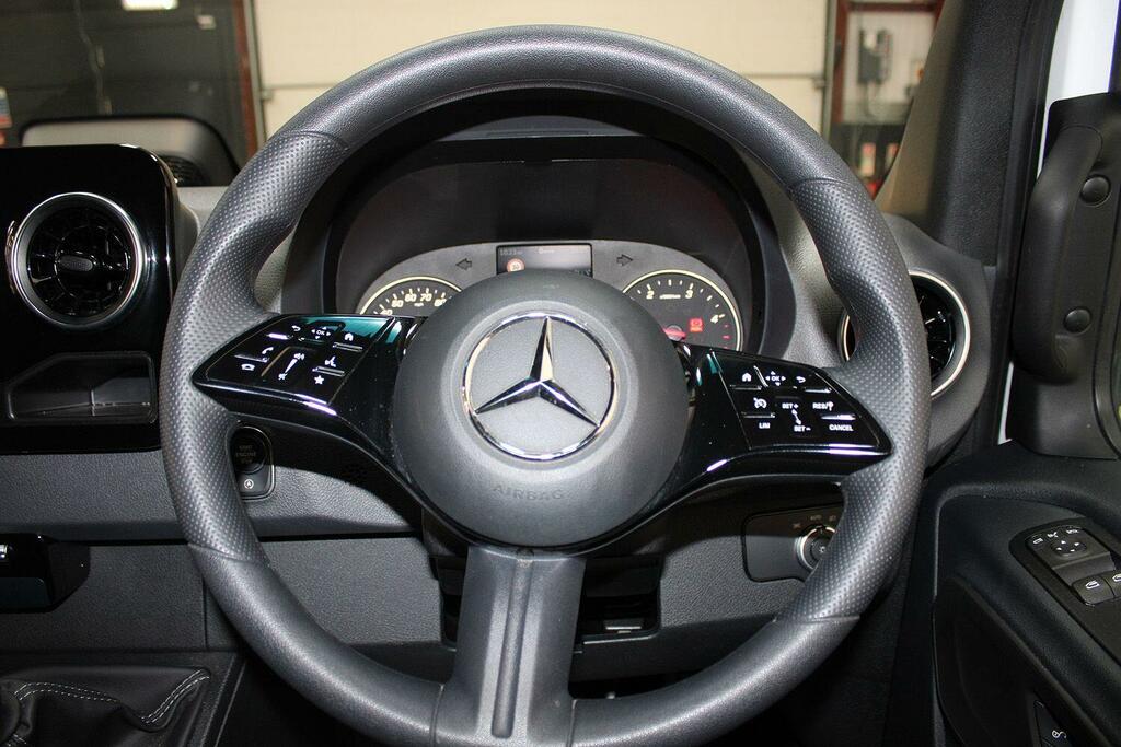 Mercedes-Benz Sprinter Sprinter 3.5T H2 Pro Van 9G-tronic Blue #26
