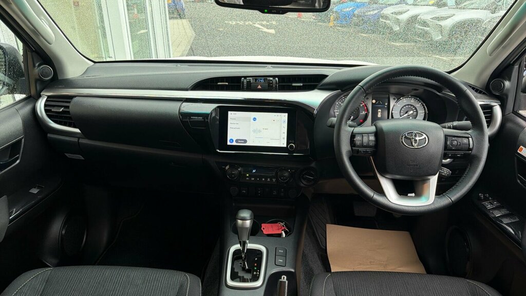 Toyota HILUX 2.4 D-4d Invincible 4Wd Euro 6 Ss White #6