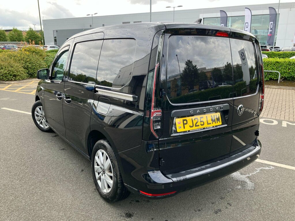 Volkswagen Caddy 2.0 Tdi 122Ps Commerce Pro Van Dsg Black #3