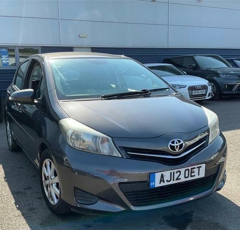 Toyota Yaris 1.3L Hatchback Silver #1