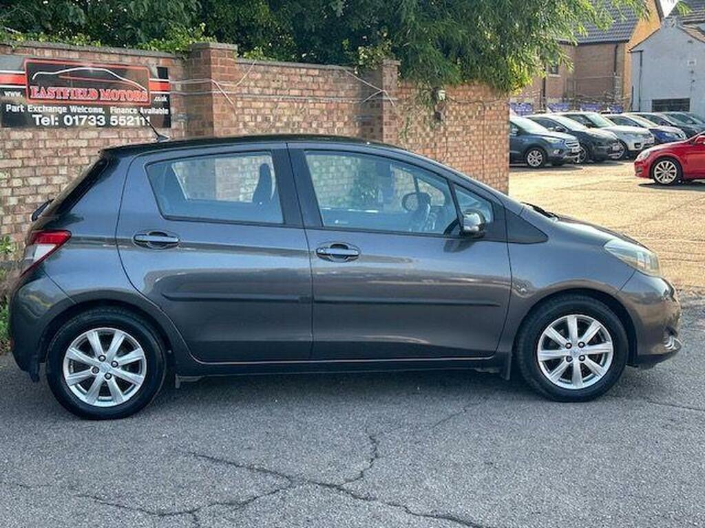 Toyota Yaris Hatchback 1.33 Dual Vvt-i Tr Multidrive S Euro 5 5 AJ12OET Grey #3