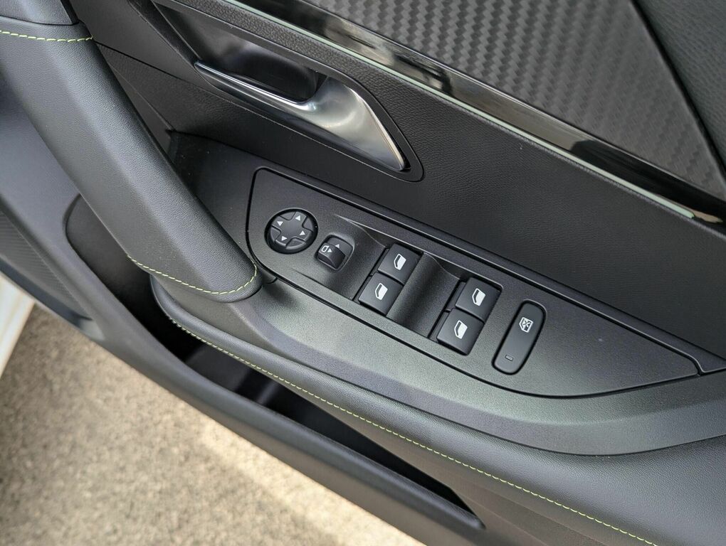 Peugeot e-2008 50Kwh Allure Premium Suv 7Kw Orange #27