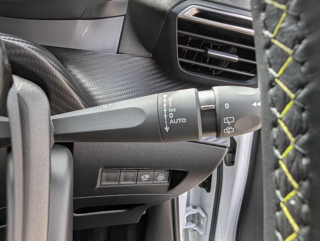 Peugeot e-2008 50Kwh Allure Premium Suv 7Kw Orange #16