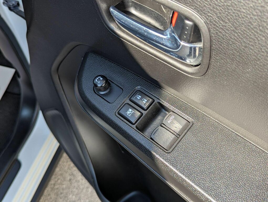 Suzuki Ignis Red #24