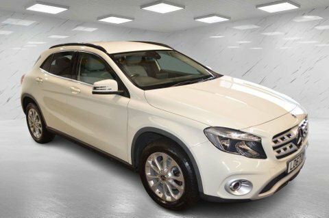 Mercedes-Benz GLA Class 1.6 Gla200 Se White #3