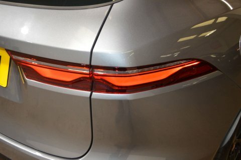 Jaguar F-Pace R-dynamic S White #43