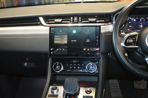 Jaguar F-Pace R-dynamic S White #24