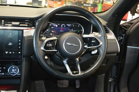 Jaguar F-Pace R-dynamic S White #23