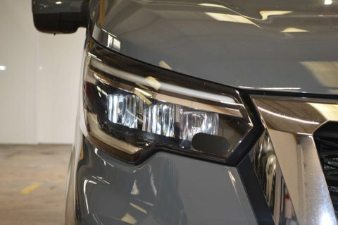 Nissan Primastar Tekna White #32