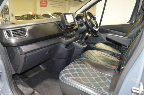 Nissan Primastar Tekna White #12