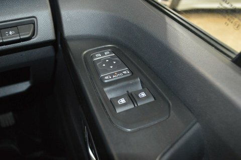 Nissan Primastar Tekna White #41