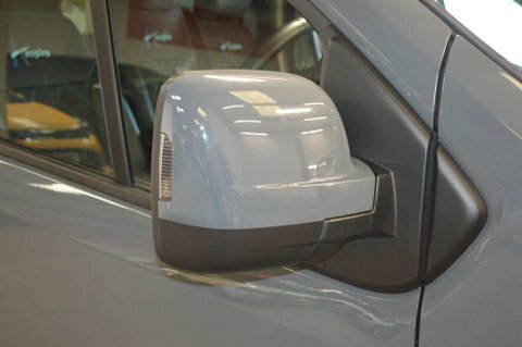Nissan Primastar Tekna White #31