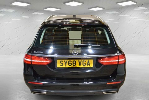 Mercedes-Benz E Class 2.0 E200 Se Black #6