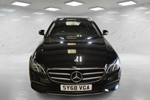 Mercedes-Benz E Class 2.0 E200 Se Black #2