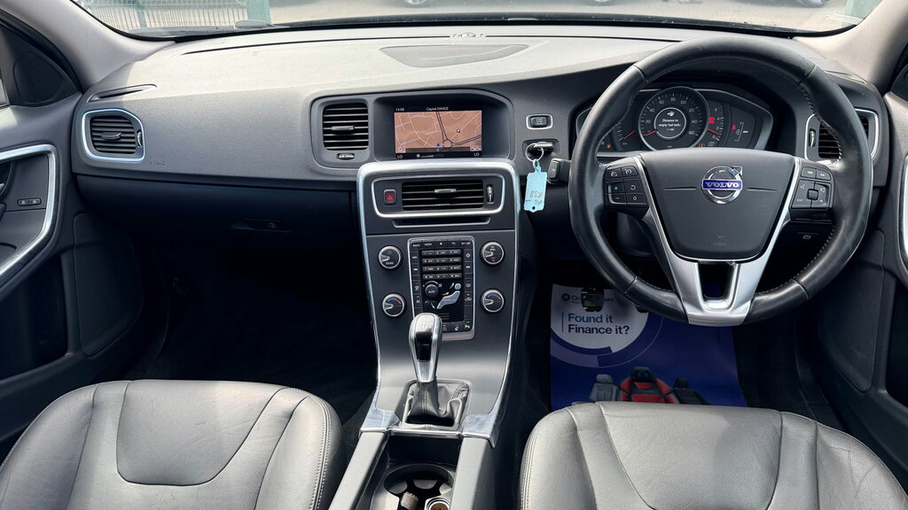 Volvo V60 2.0 D4 Momentum Pro Euro 6 Ss Red #10