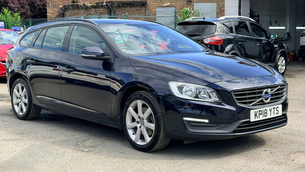 Volvo V60 2.0 D4 Momentum Pro Euro 6 Ss Red #9