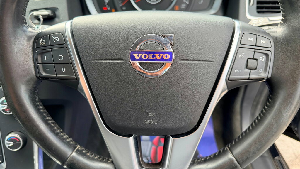 Volvo V60 2.0 D4 Momentum Pro Euro 6 Ss Red #25