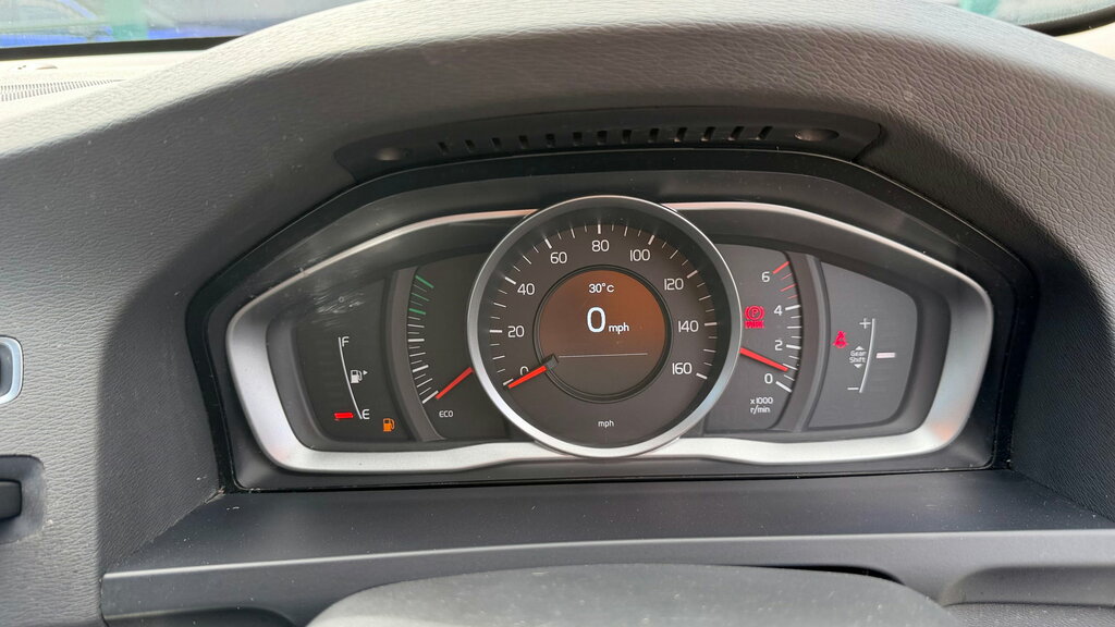 Volvo V60 2.0 D4 Momentum Pro Euro 6 Ss Red #12