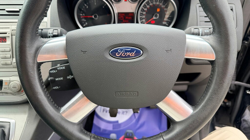 Ford Kuga 2.0 Zetec Tdci Awd 138 Bhp White #24