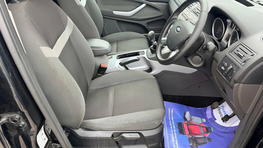 Ford Kuga 2.0 Zetec Tdci Awd 138 Bhp White #14