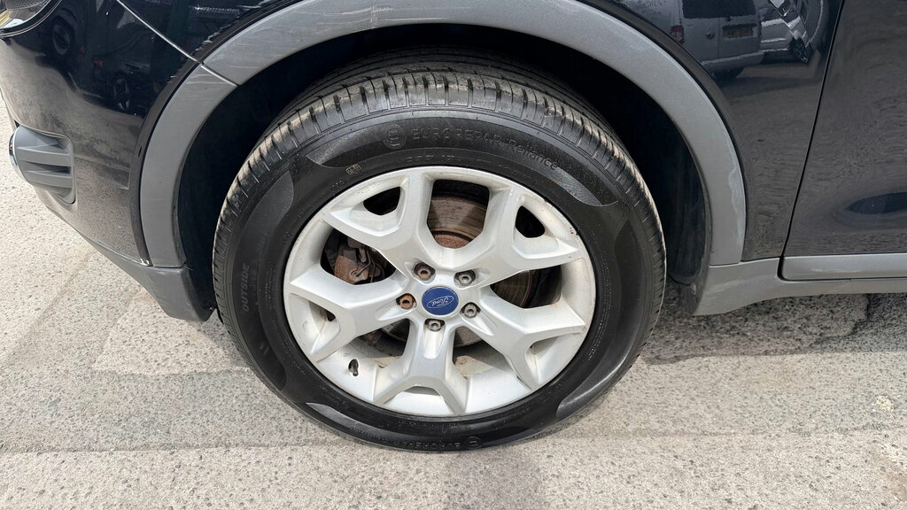 Ford Kuga 2.0 Zetec Tdci Awd 138 Bhp White #37