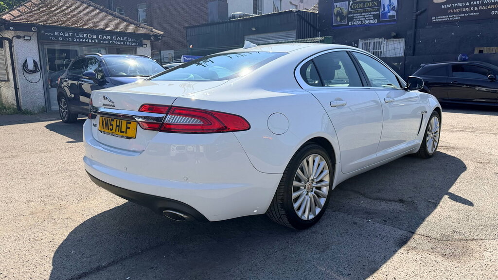 Jaguar XF 2.2D Luxury Saloon Euro 5 Ss 2 KM15HLF White #3