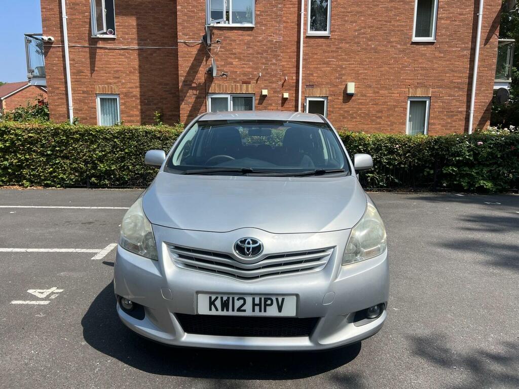Toyota Verso Mpv Black #2