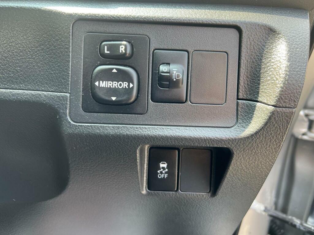 Toyota Verso Mpv Black #22