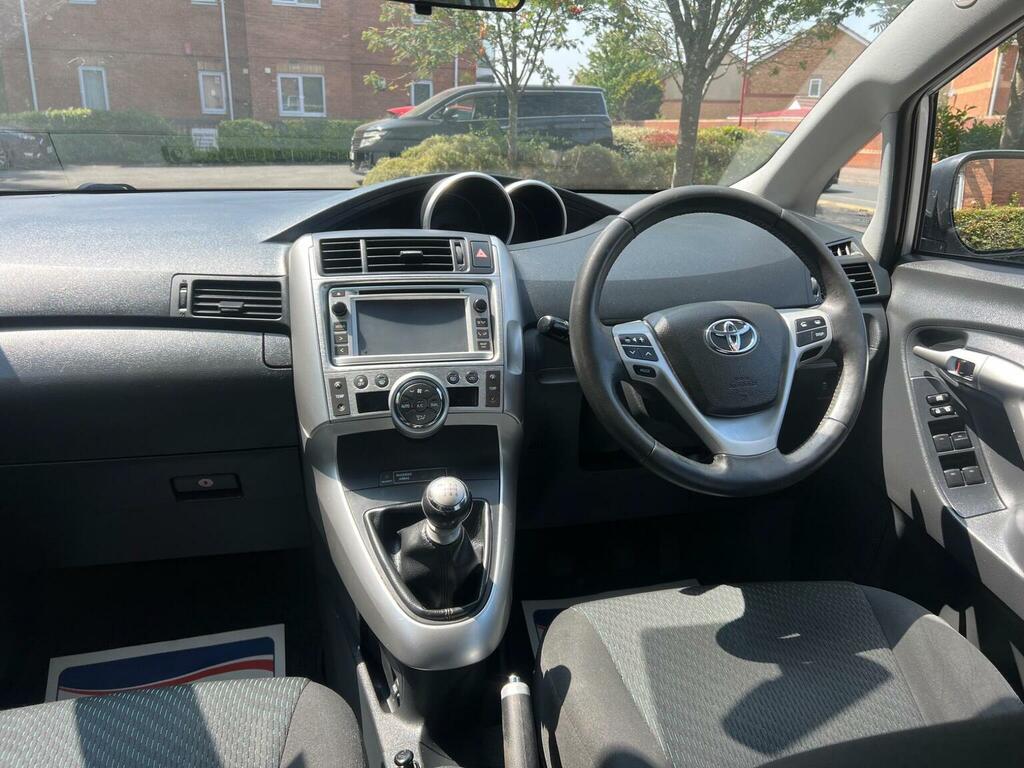 Toyota Verso Mpv Black #13