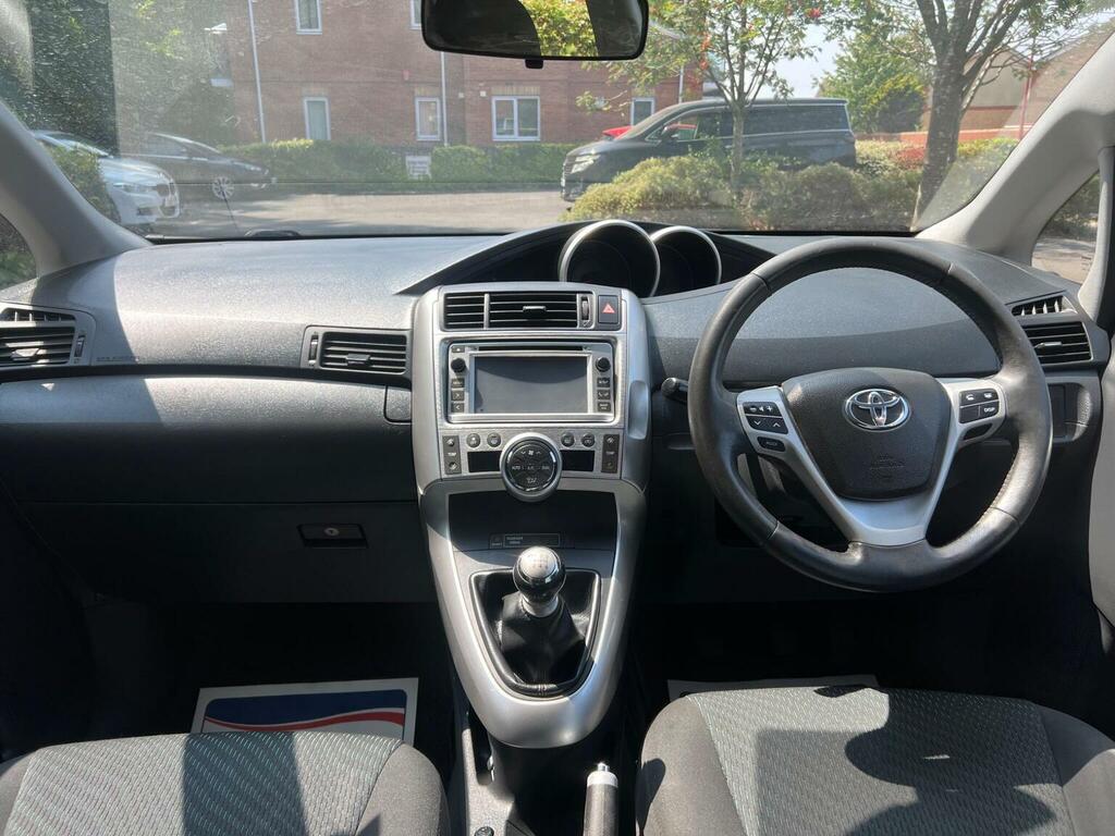 Toyota Verso Mpv Black #12