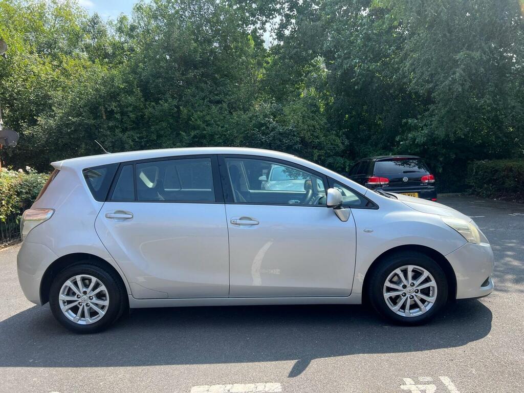 Toyota Verso Mpv Black #8