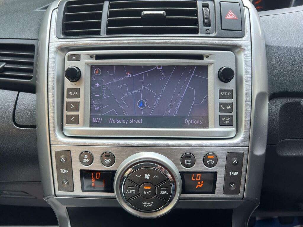 Toyota Verso Mpv Black #17
