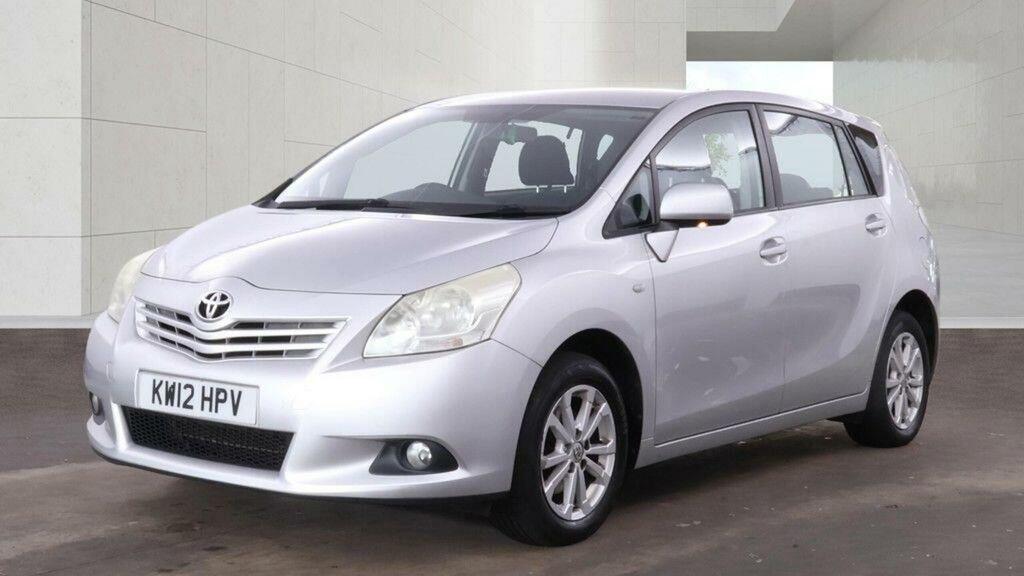 Toyota Verso 1.6 V-matic Tr Euro 5 Silver #2