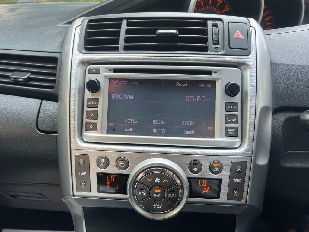 Toyota Verso Mpv Black #16