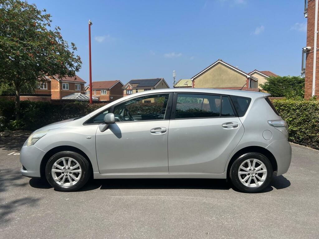 Toyota Verso Mpv Black #7