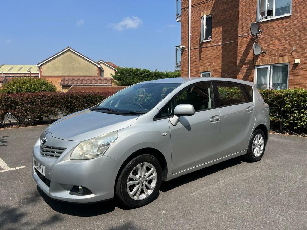 Toyota Verso Mpv Black #3