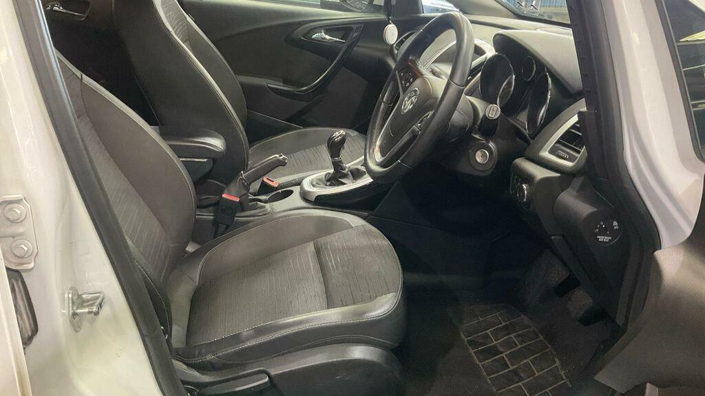 Vauxhall Astra 1.6 Cdti Elite Nav Sports Tourer Euro 6 Red #10
