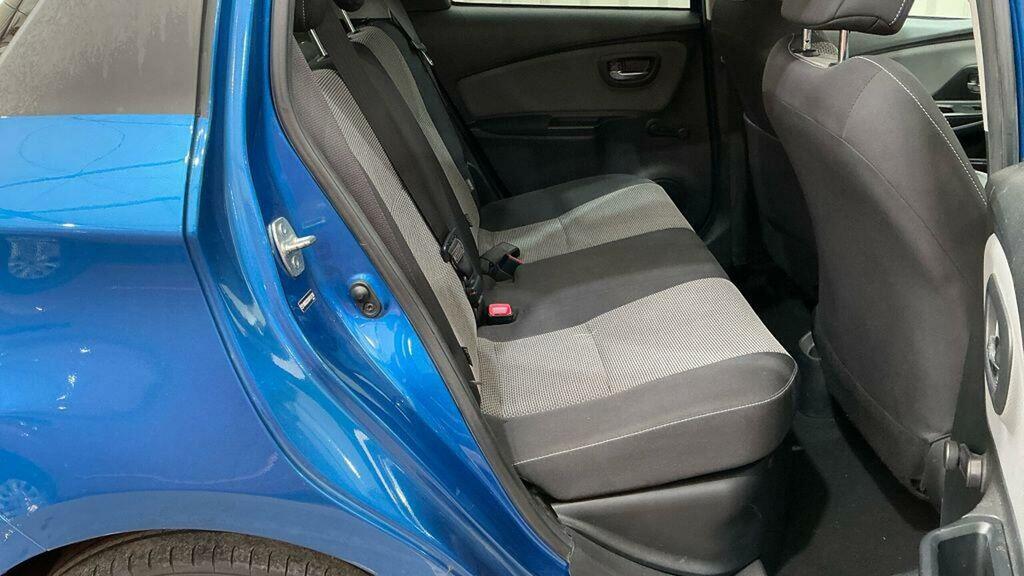 Toyota Yaris Active Red #9