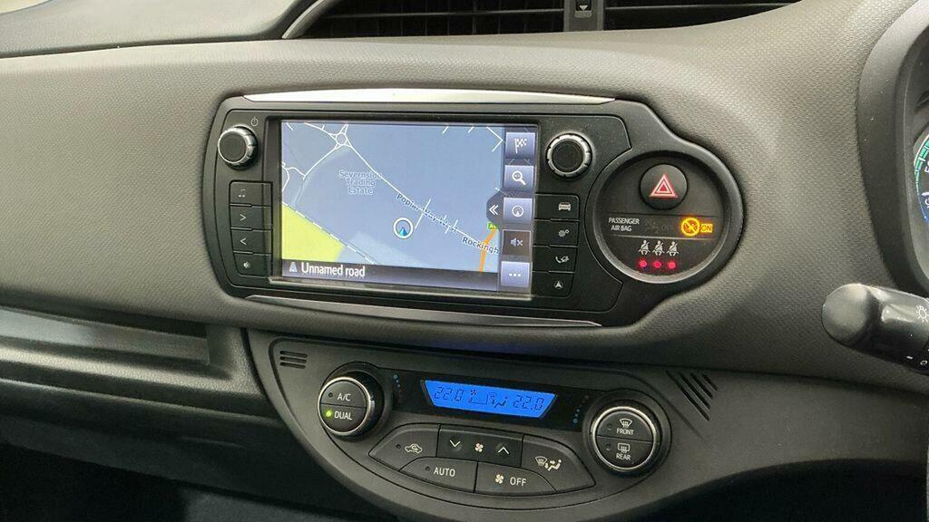 Toyota Yaris Active Red #7