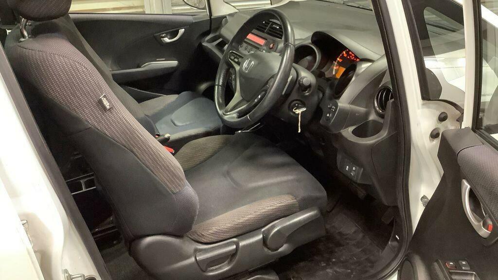 Honda Jazz 1.4 I-vtec Es Plus Cvt Brown #8
