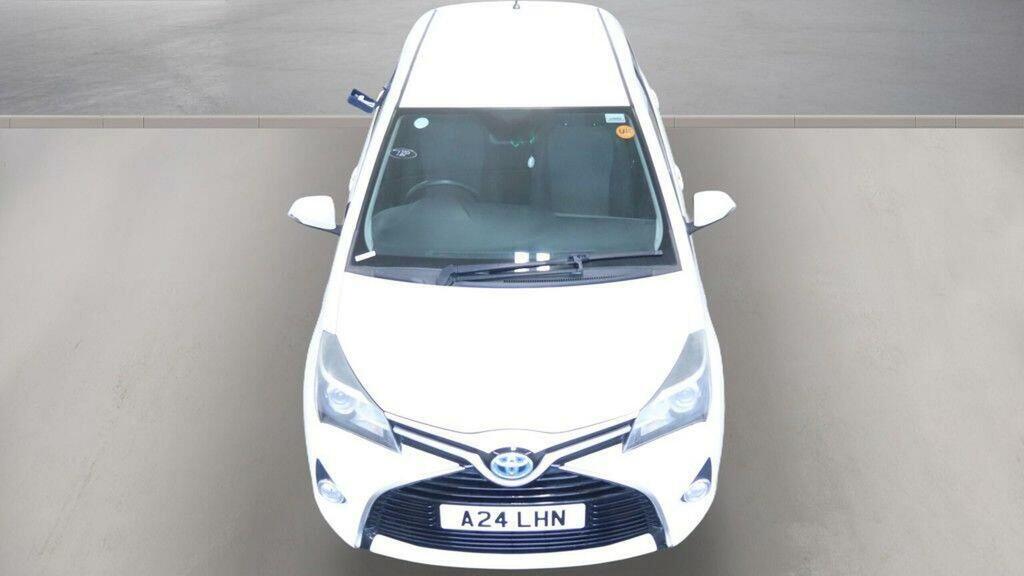 Toyota Yaris 1.5 Vvt-h Icon E-cvt Euro 6 White #6