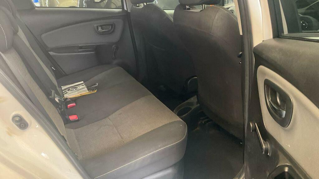 Toyota Yaris Hatchback Grey #10